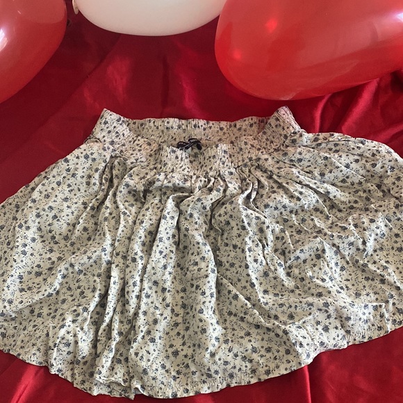 Floral Brandy Melville Skirt - Picture 2 of 8